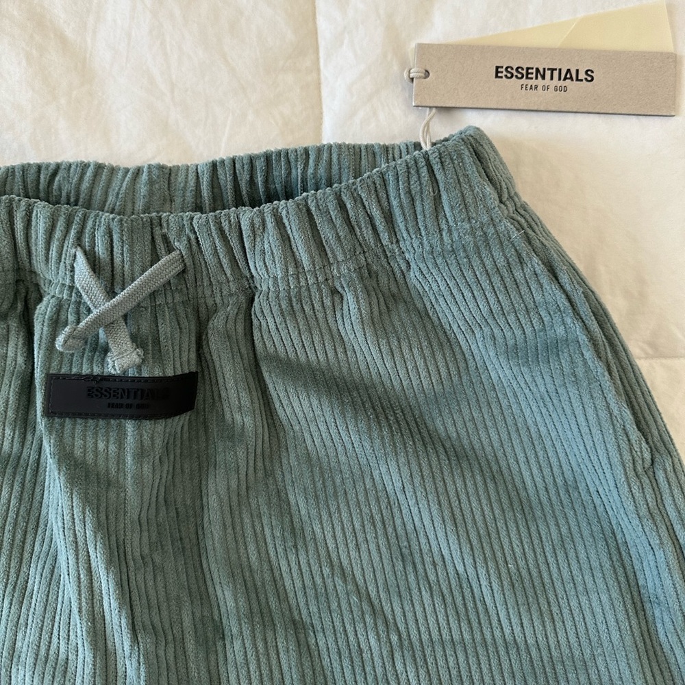 ESSENTIALS FEAR OF GOD
